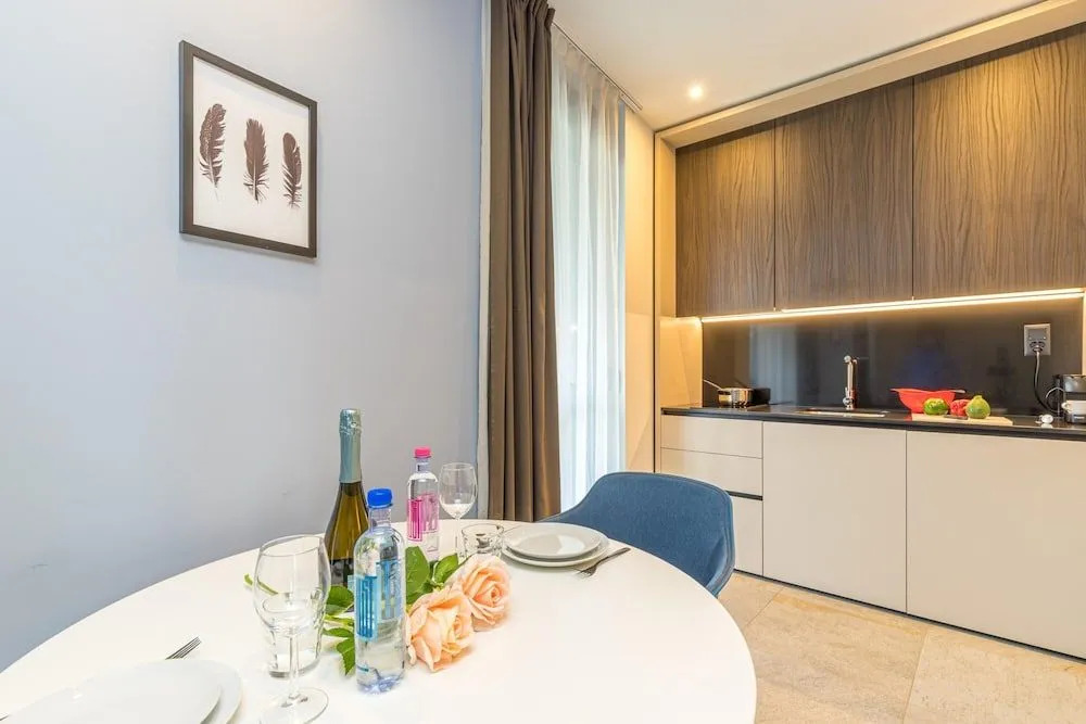 Icon H 309 Suite Micro-living