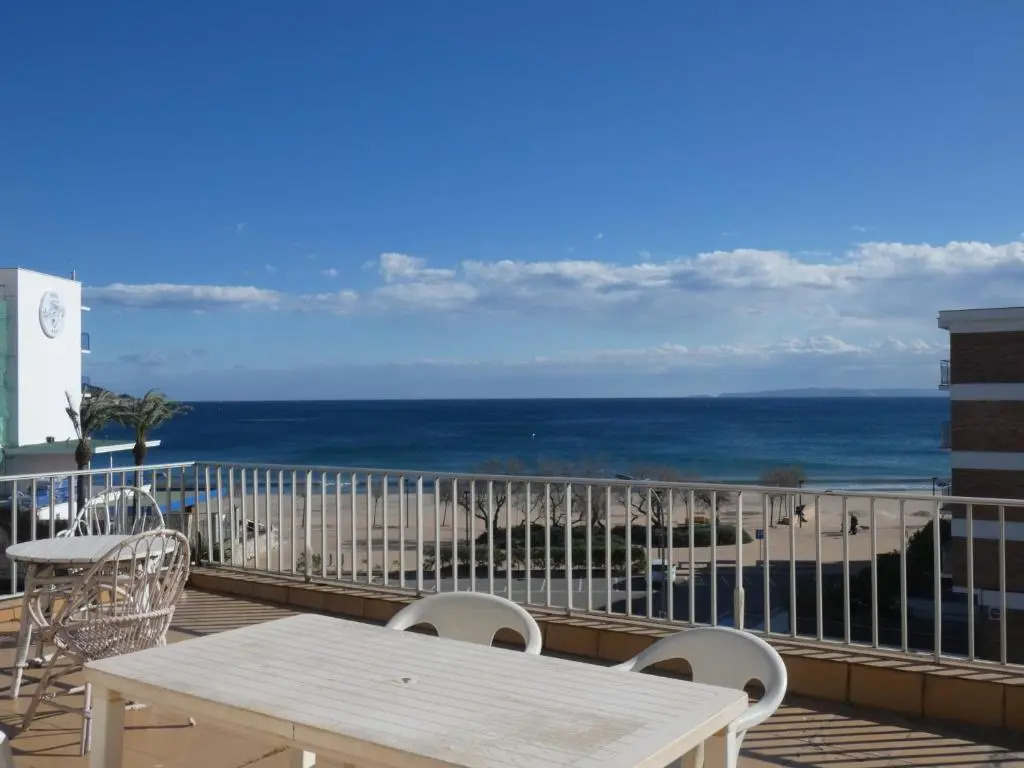 Atico con vista mar. 50 m de la playa - CASA NOVA 13