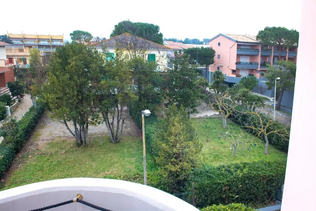 M126 - Marcelli, trilocale fronte mare in residence con piscina