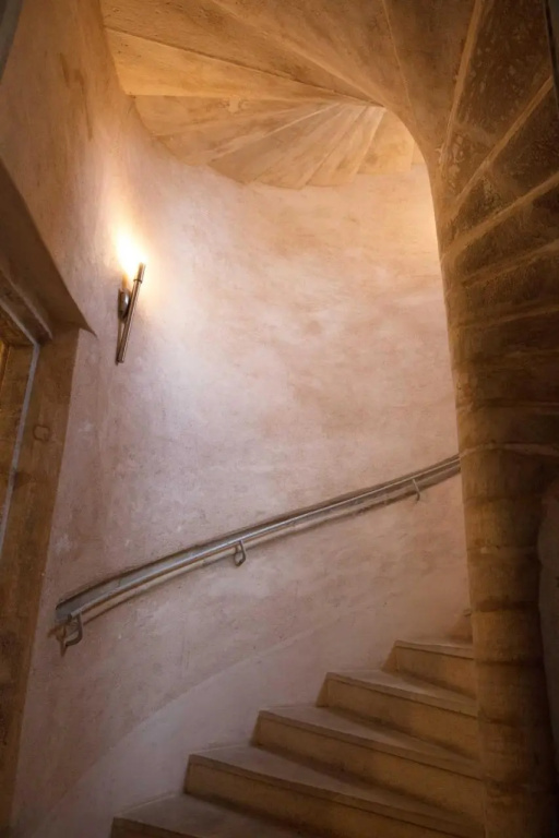 Spacieux Appartement, A-Mi-Chemin, Au Coeur de Tournus