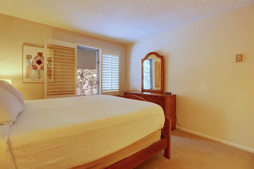 Ten Mile Haus C-9 2 Bedroom Condo