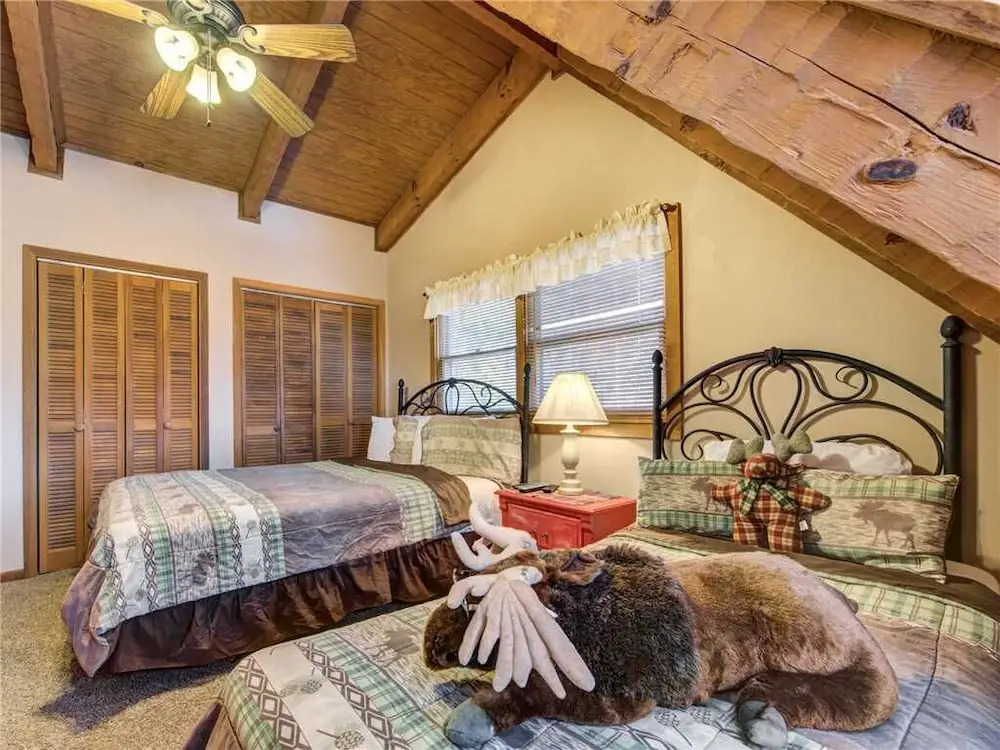Moose Crossing - Three Bedroom Cabin