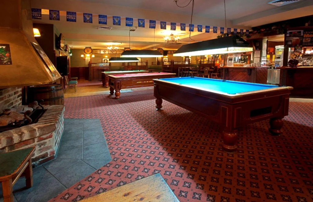 Nightcap at Monash Hotel