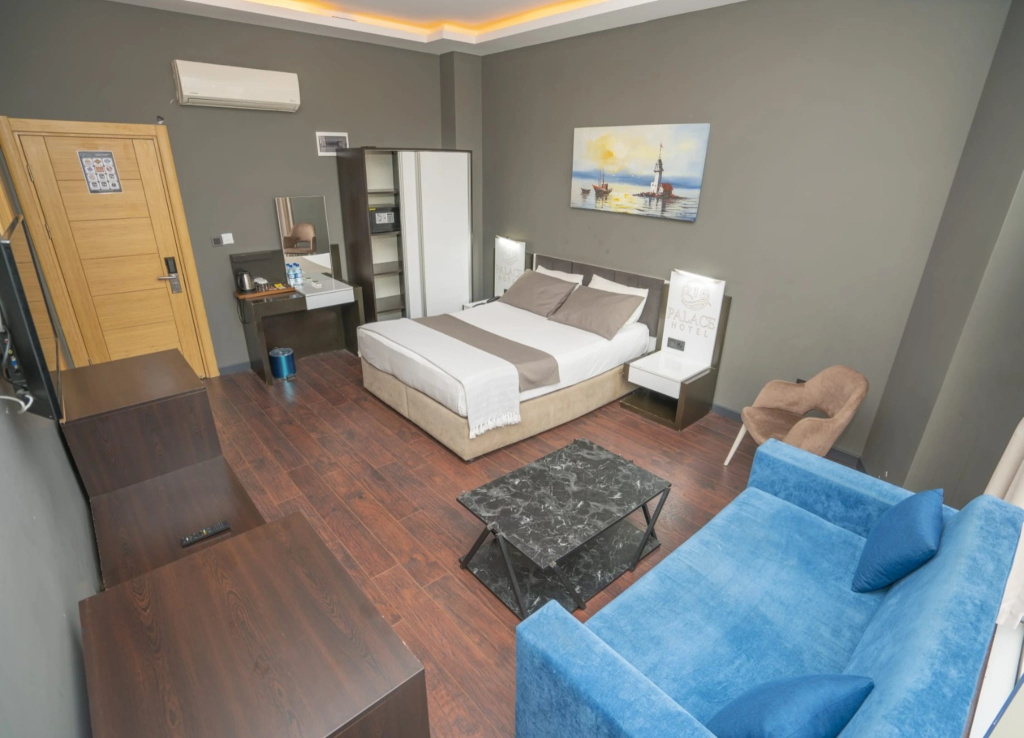 216 Palace Suites