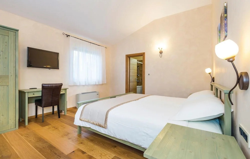 Nice Home in Turcic With Wifi and 4 Bedrooms