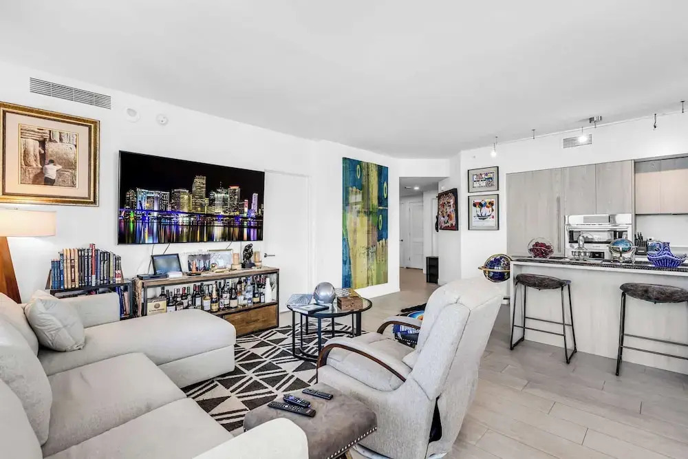 Ocean Eagle View - Luxury Oceanfront Stay for 6