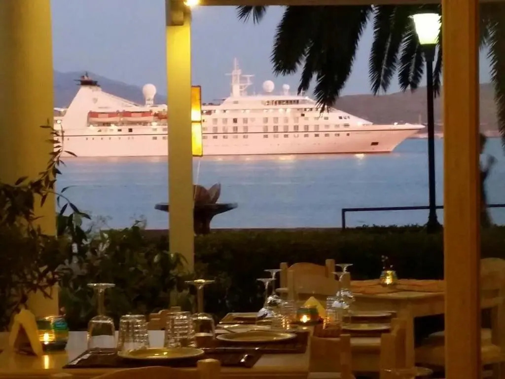 Hotel Ari