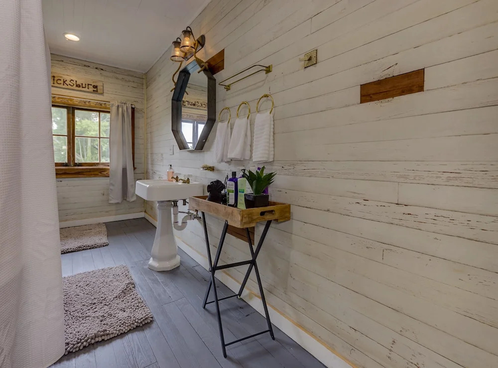 Oak Hall Mansion and Boutique Hotel