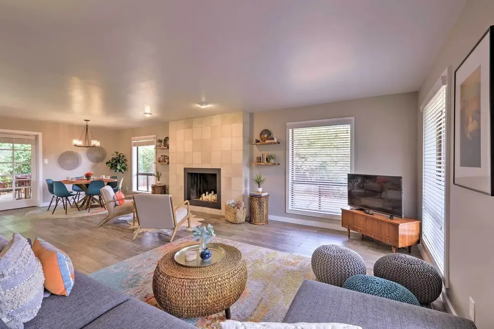 Red Rock Views: Modern Sedona Home
