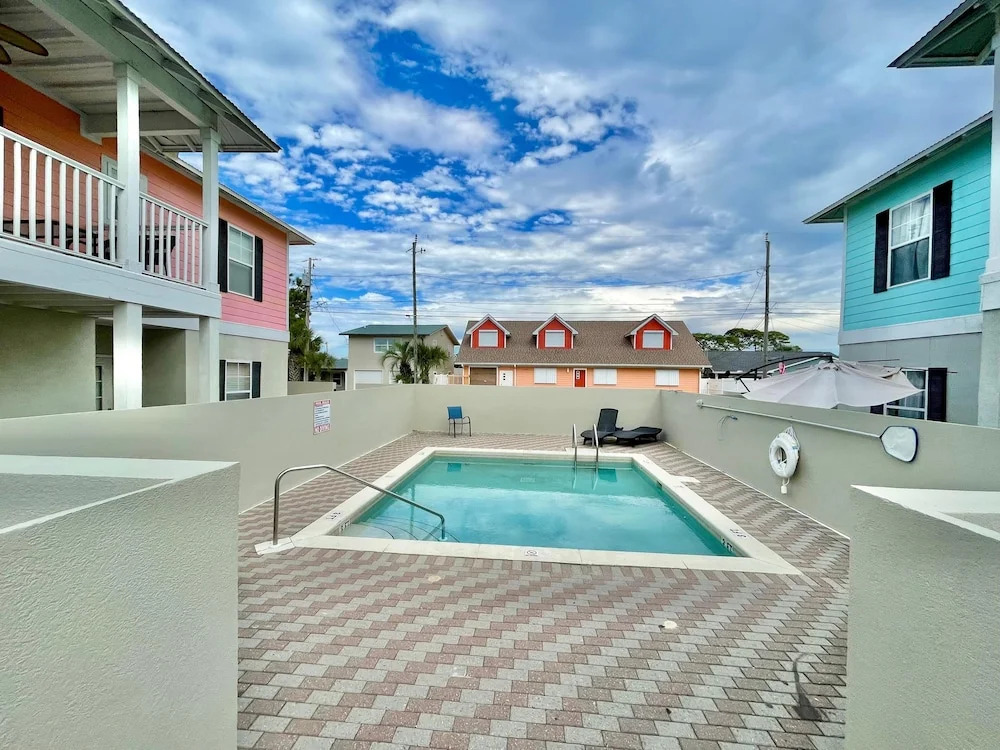 Mills Seaview Cottage by Forehand Rentals