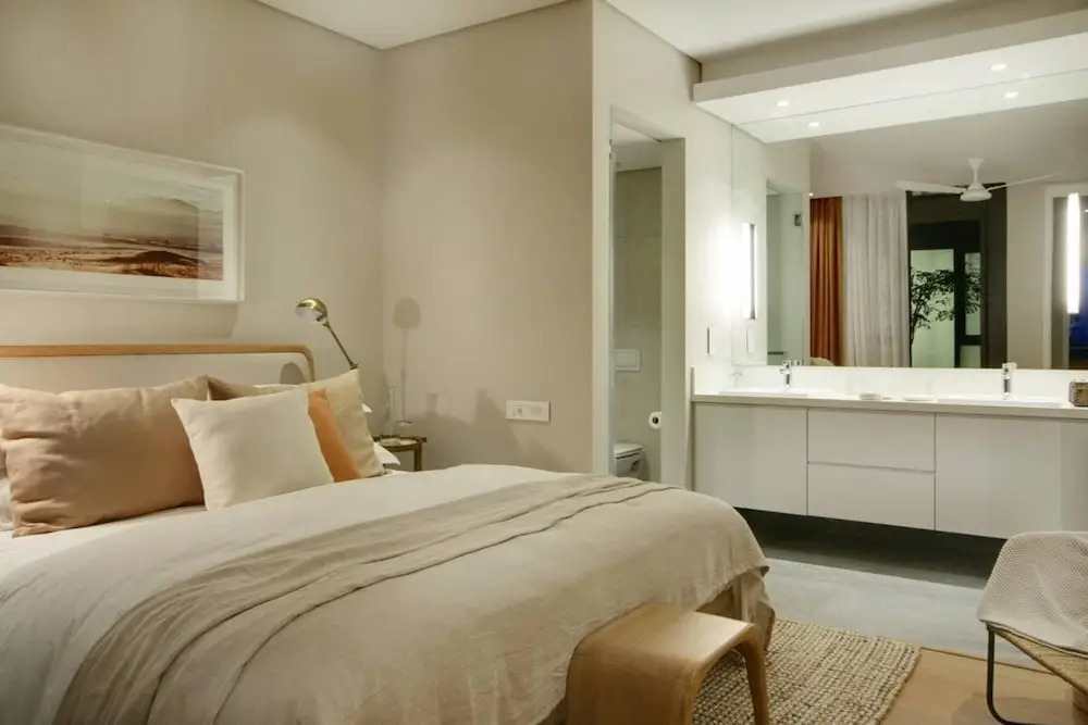 Stylish Apartment in the Heart of the De Waterkant Loader A