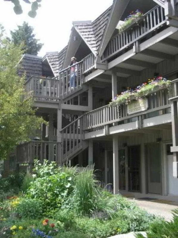 210 Cooper Unit 2B