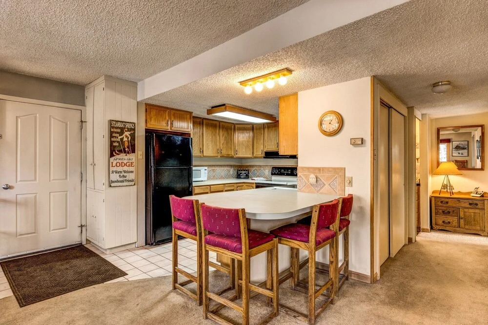 Ski Trail Apartment 2320 by RedAwning
