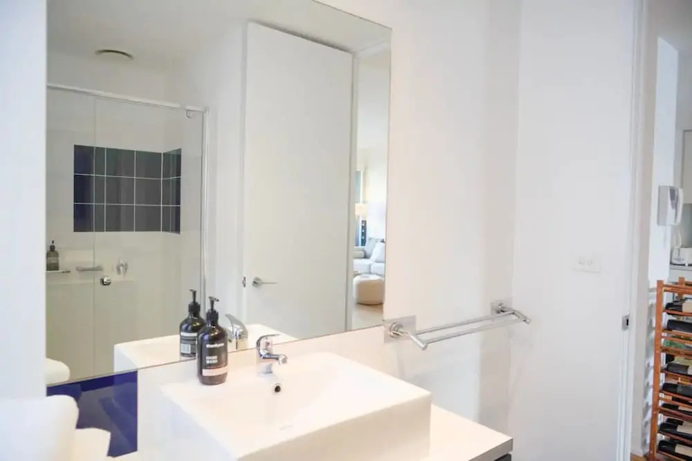 Modern 2 Bedroom Apartment Close To Beach and City