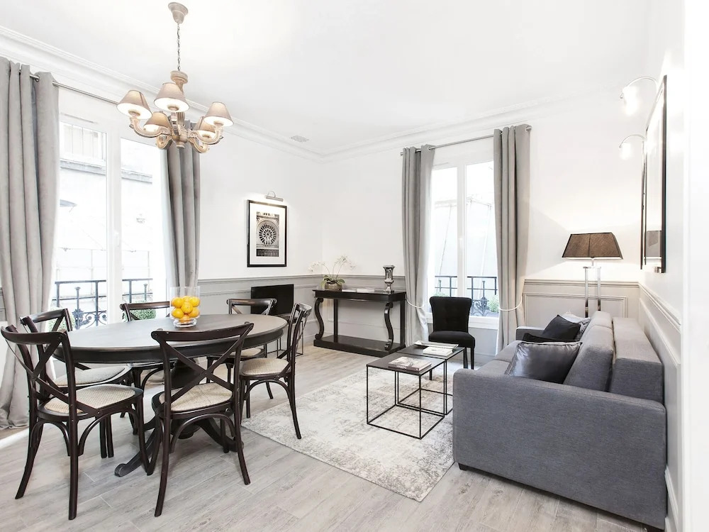 Luxury 2BR Gr-Boulevards I by Livinparis
