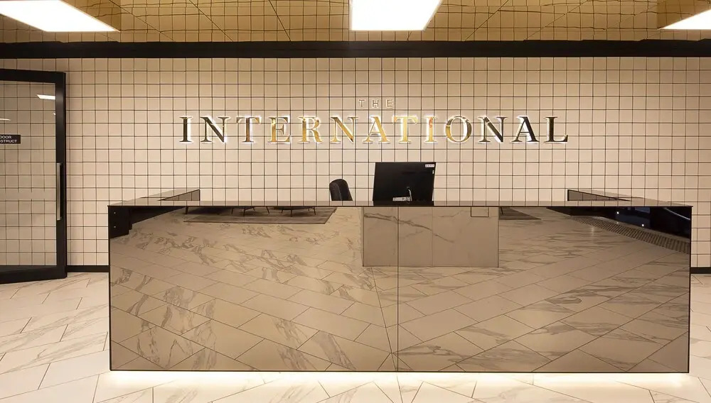 Crown Internation S Collection