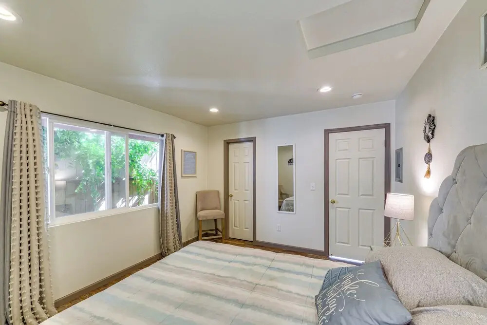 2 Mi to Old Town: House w/ Grill in Eureka!