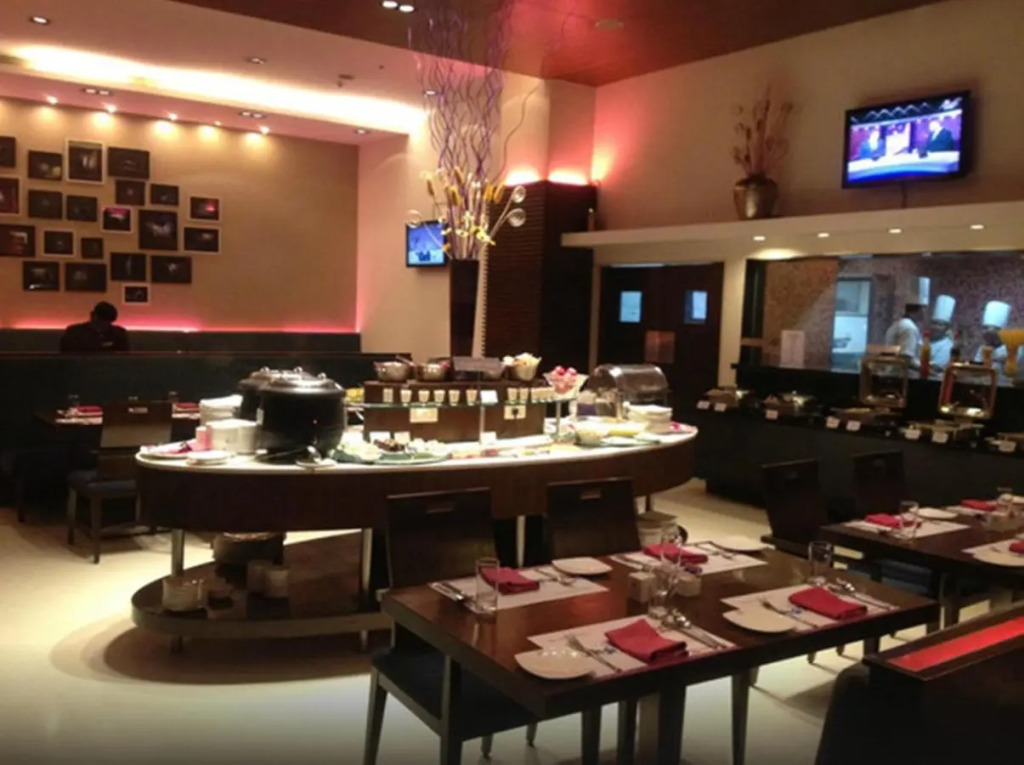 Royal Orchid Central, Pune