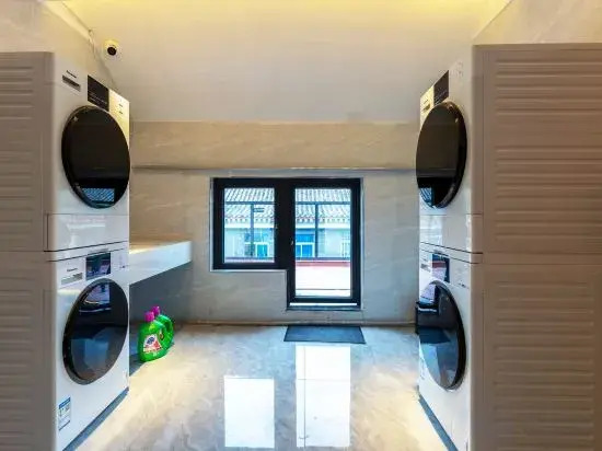 Shiyan Dufu Youth Hostel (Xi'an Bell and Drum City Wall)