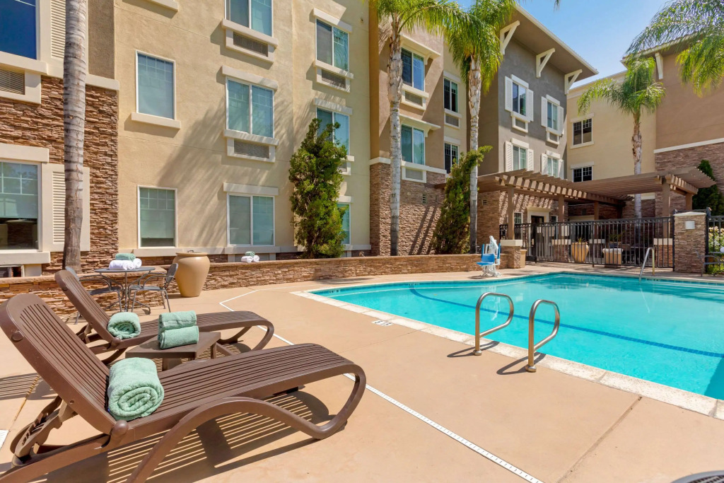 Comfort Inn & Suites Near Ontario Airport