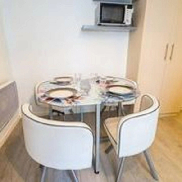 Picpus Suite