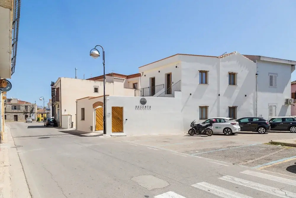 Ausèntu Guest House