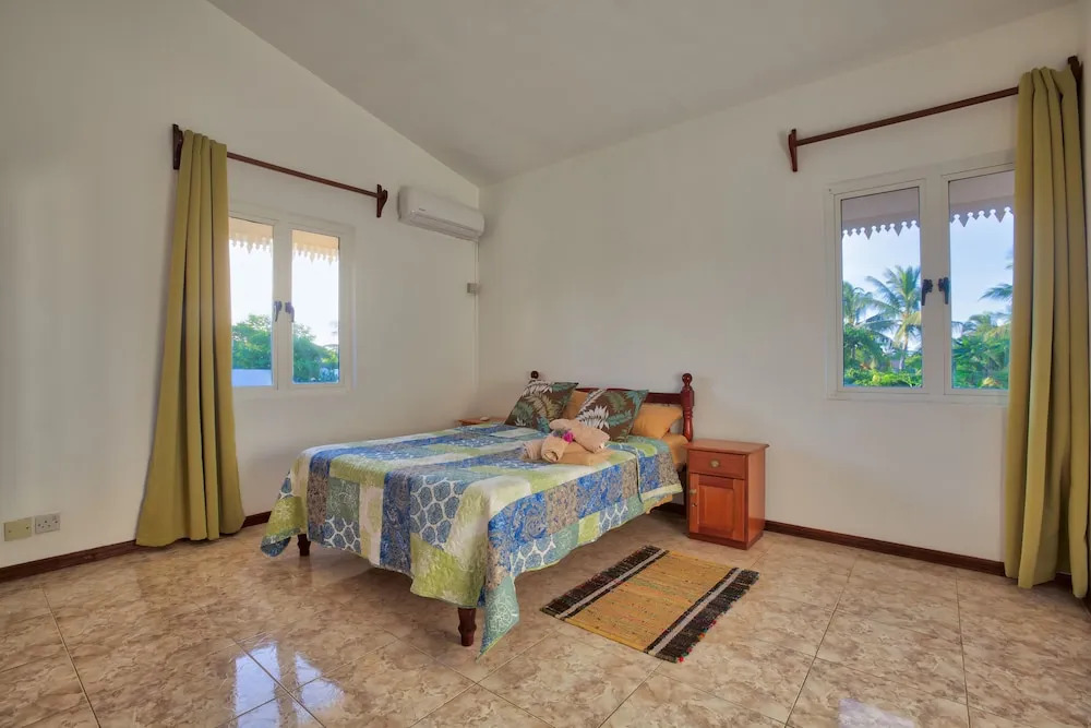 Hibiscus Villa - 5 Rooms