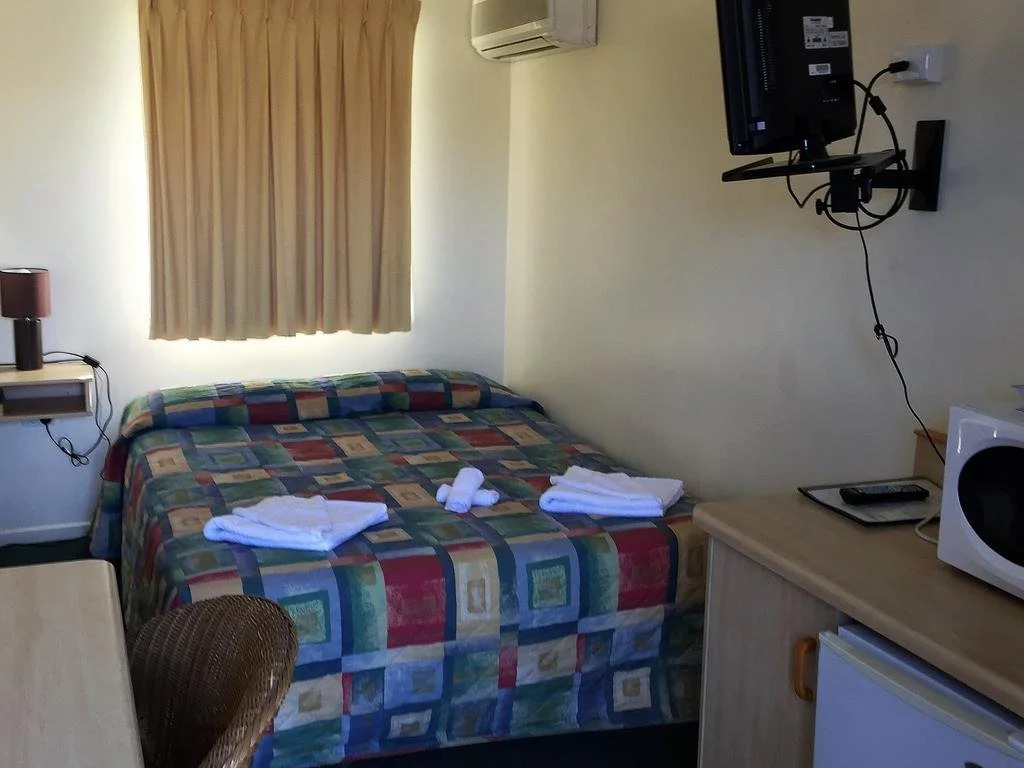 Warwick Vines Motel