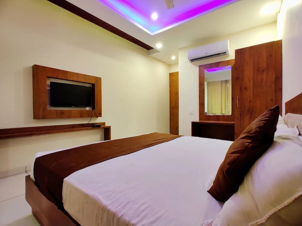 Hotel Divine Residency by VARSHRI