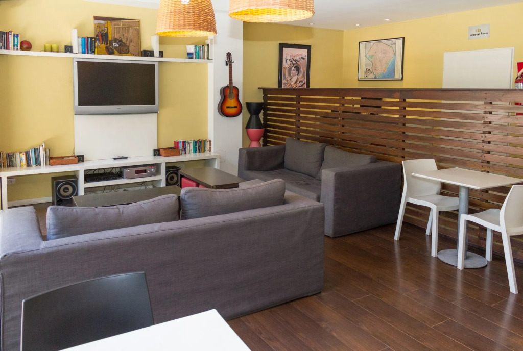 Circus Hostel