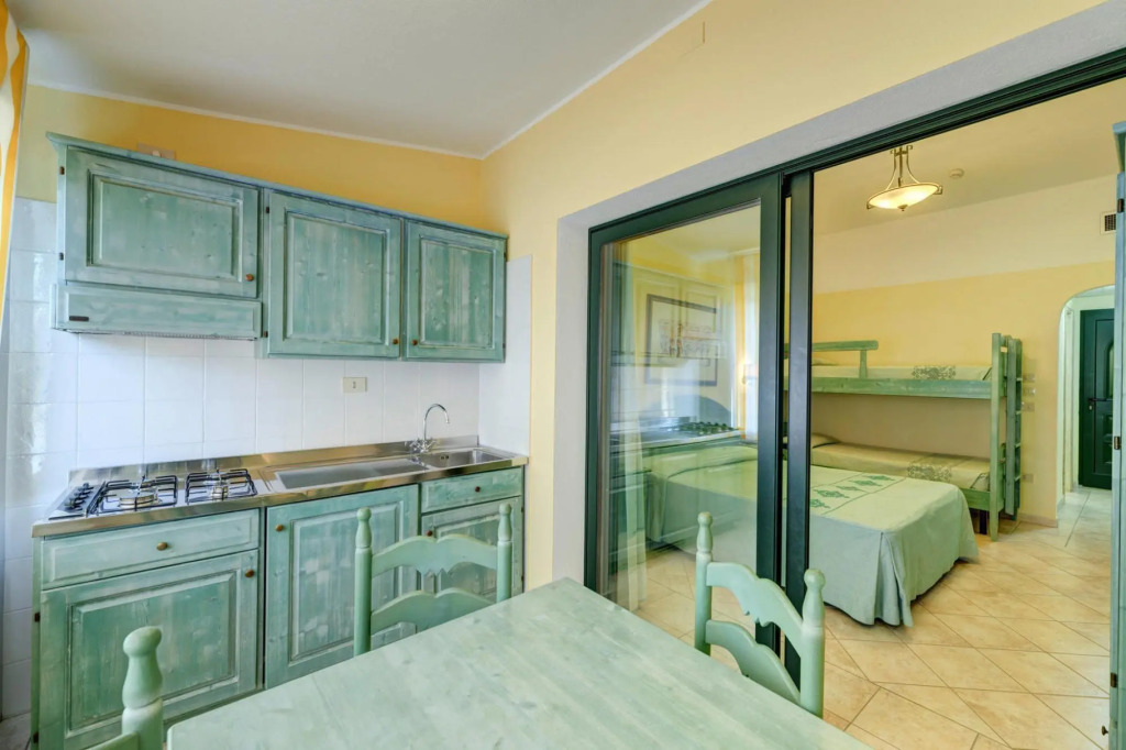 Flat close to stores in Sos Alinos