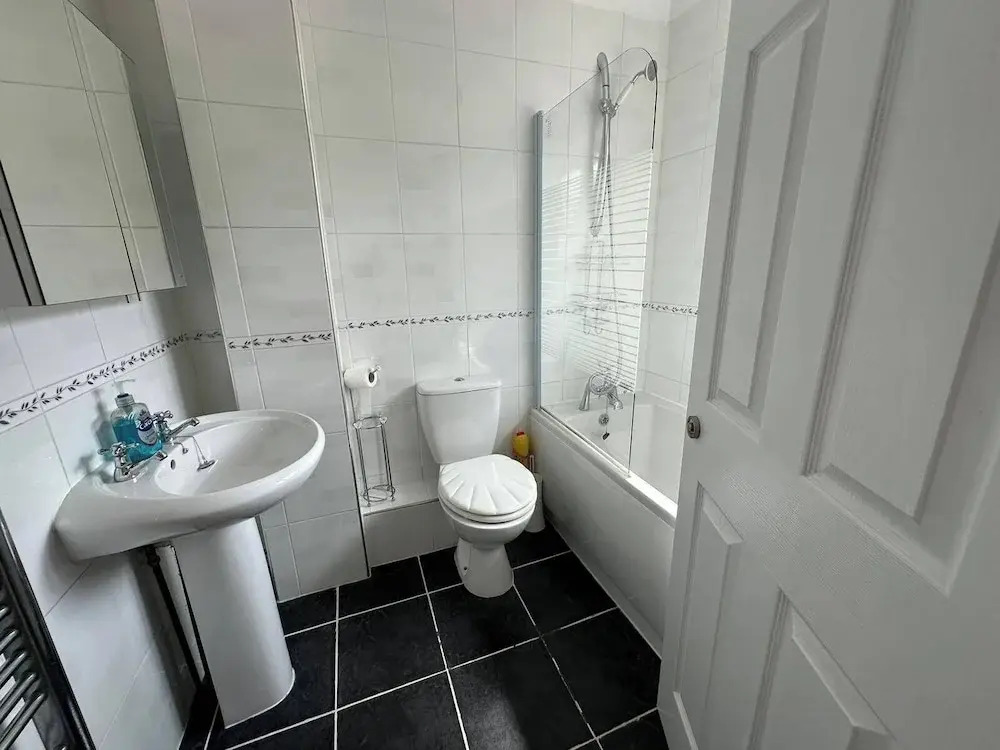4 Bedroom Seaside House in Clacton-on-sea Sleeps 8