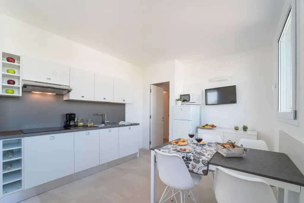 Stylish Residenza Torre Bianca 2 Bedroom Sleeps 6
