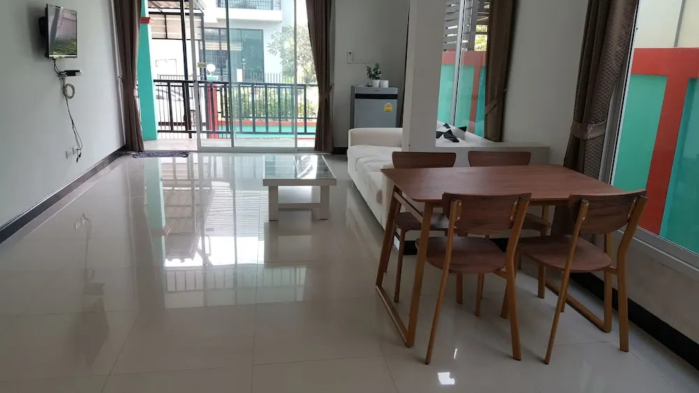 Baanpak Soi 102