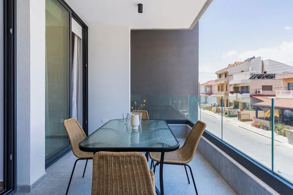 Lunette Artful 1-BR Apartment in Larnaca