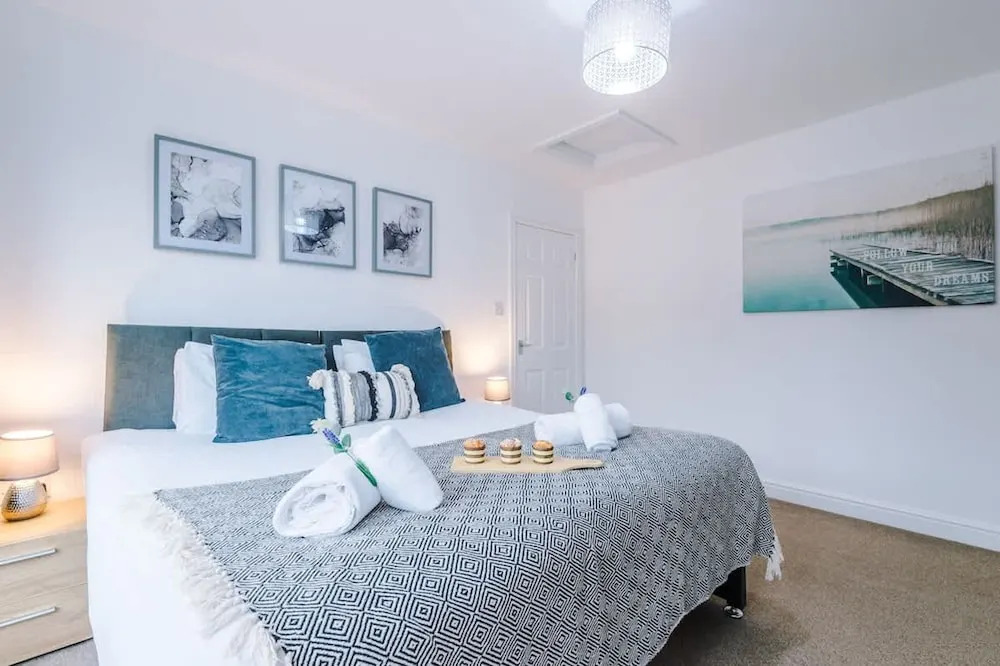 Modern Apartment Ideal for Business Sleeps 3