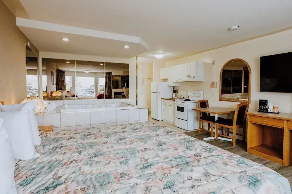 Western Budget Plus Mosaic Suites