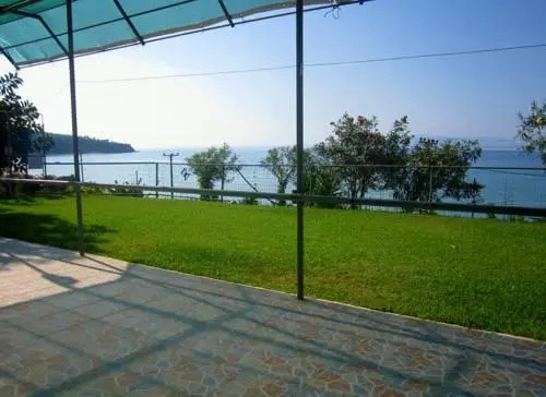 Rosas Beach Studios