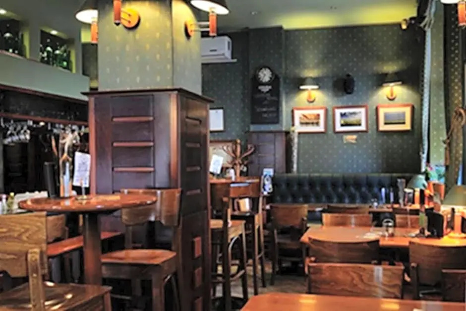 Corner Hotel & Kávéház