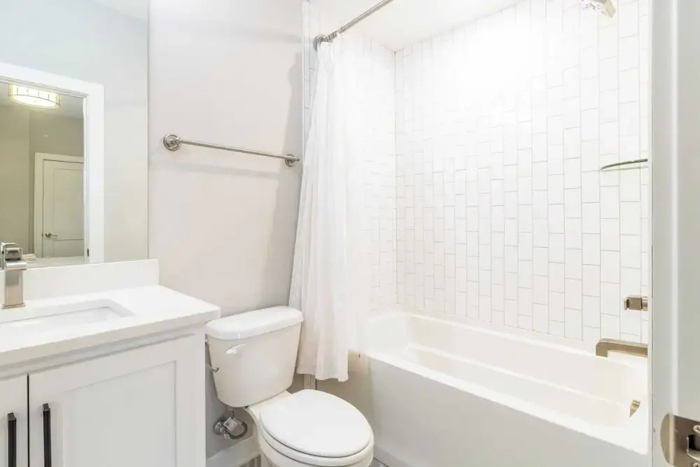 Monty by Avantstay 4bdr 4ba, Balcony w/ Outdoor Seating, 5mins to DT