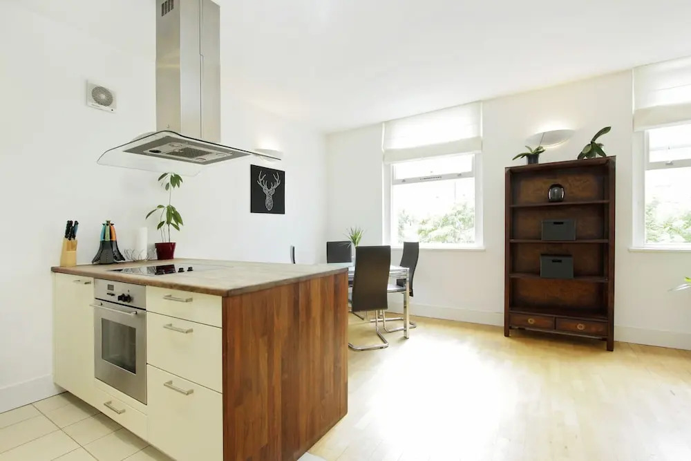 2 Bdr in Kensington E1 by the Residences