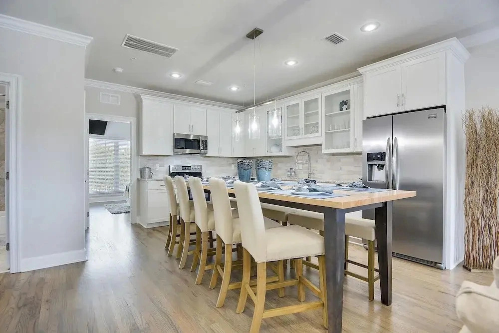 Driftwood Townhomes #3- Liv Salty