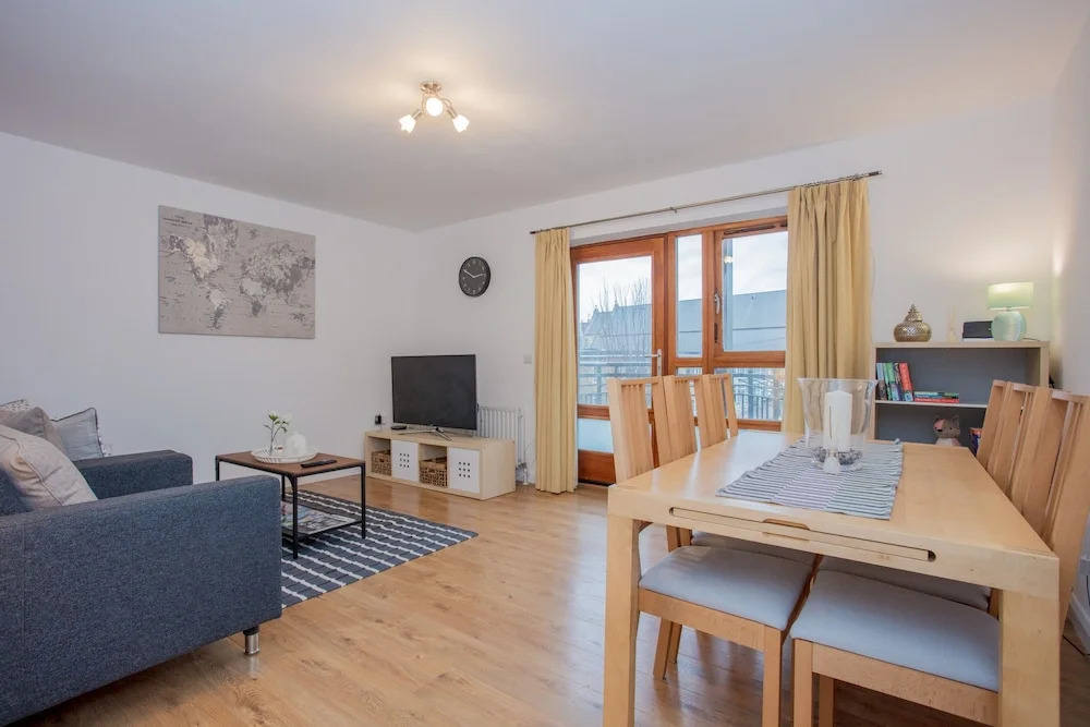 Modern 2 Bedroom Flat in Shadwell