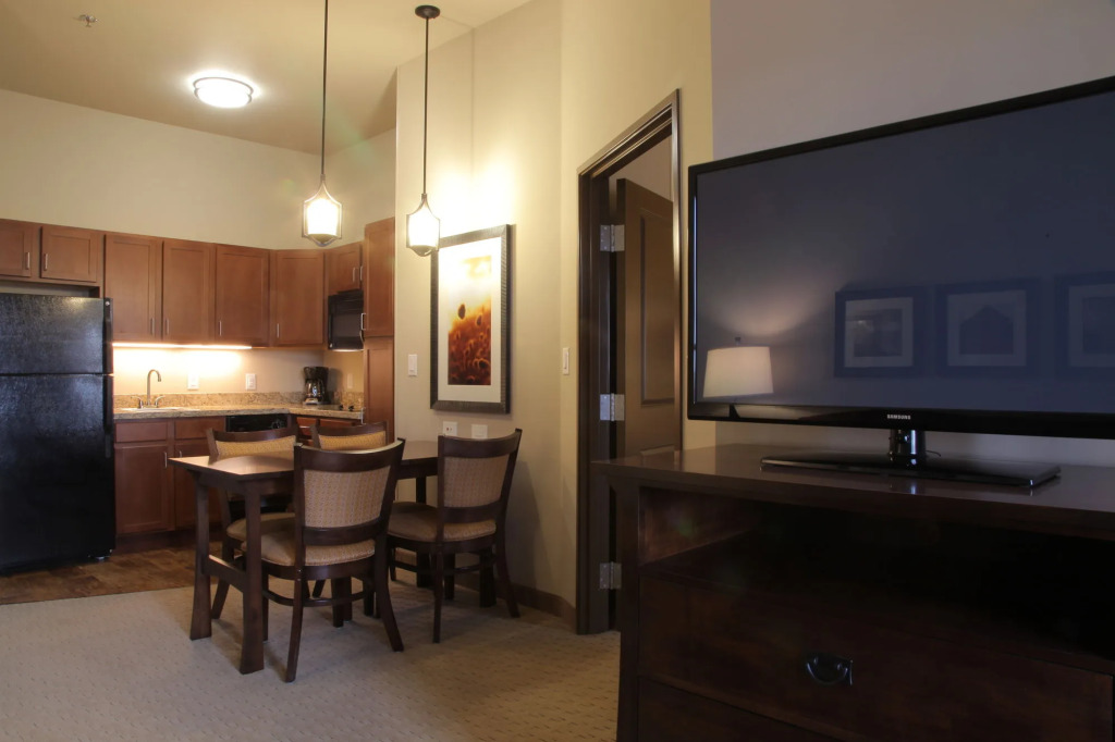 Teddys Residential Suites Watford City