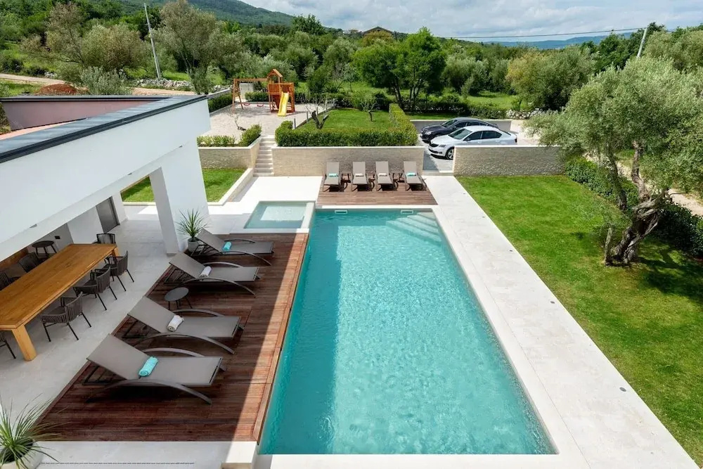Luxurious Villa in Drenje