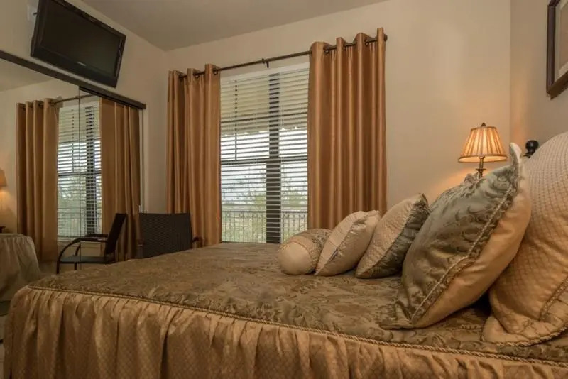 906 Charo Parkway Unit 432 2 Bedrooms, 2 Bathrooms