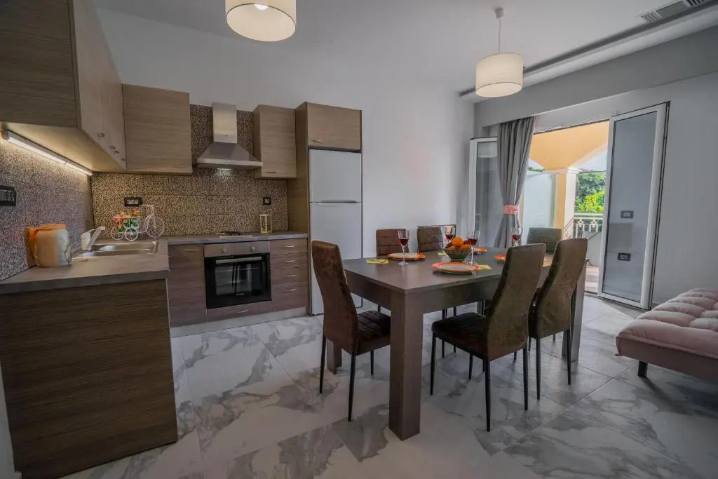 Katsaros Luxury Apts 5min walk to beach
