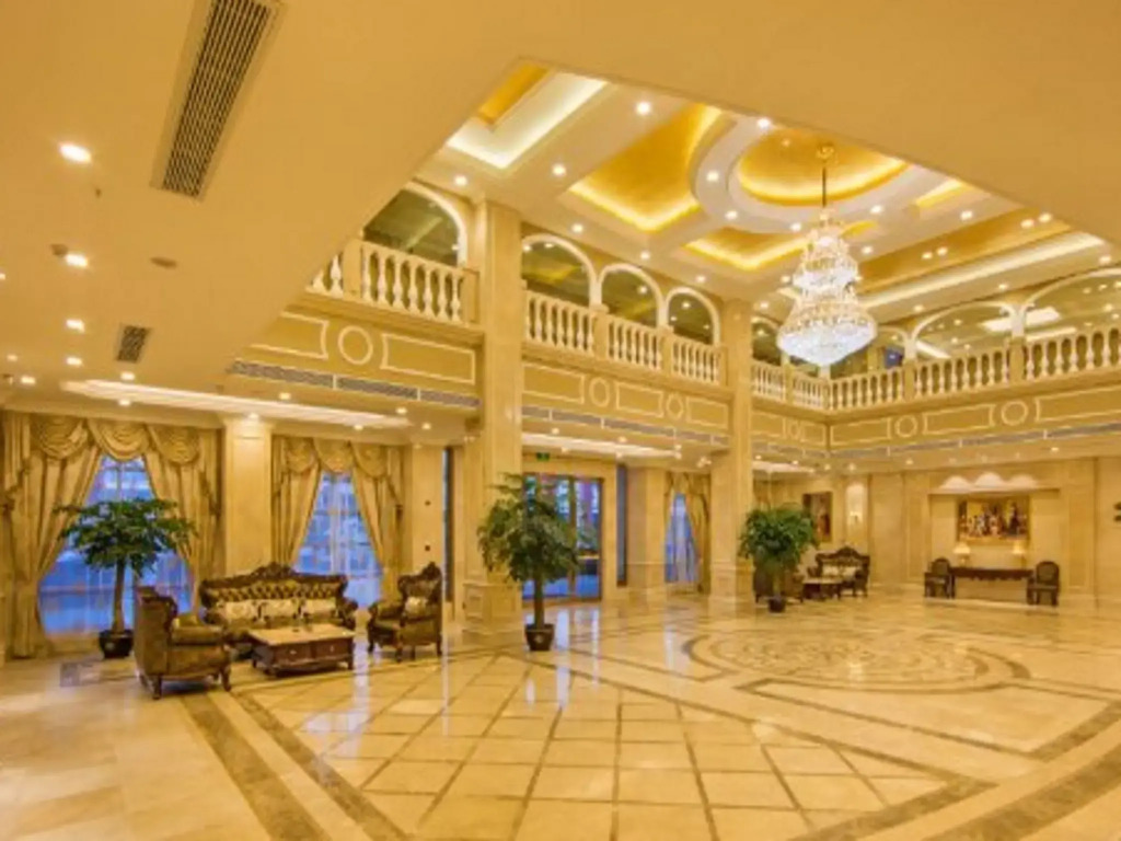 Wuyi Mountain Vienna International Hotel (Sangu Holiday Zone Impression Dahongpao Branch)