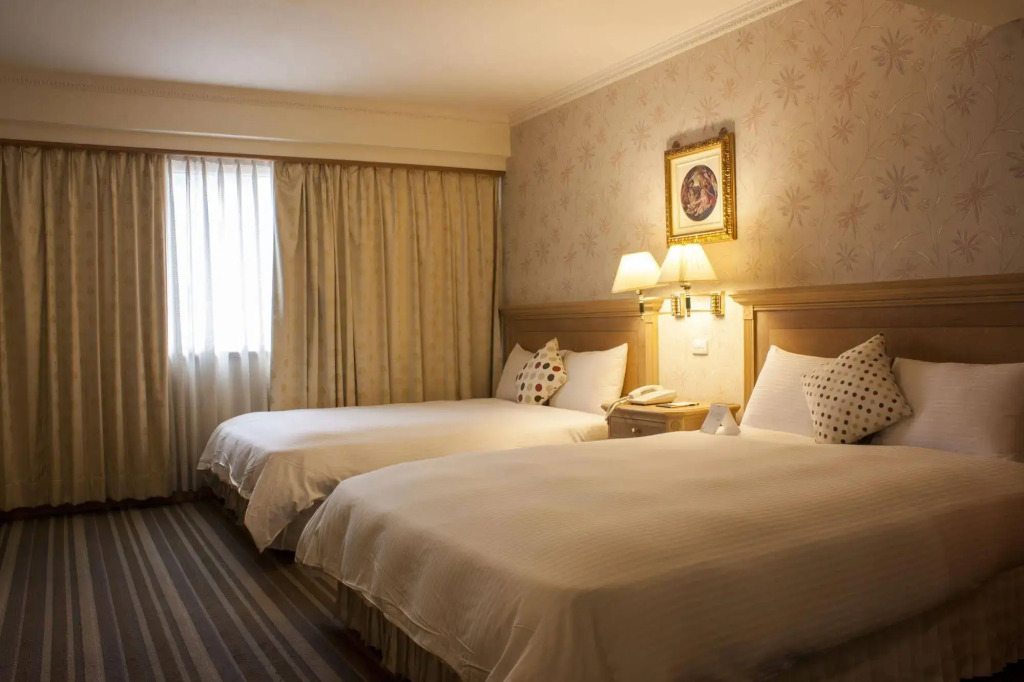 Cambridge Tainan Hotel