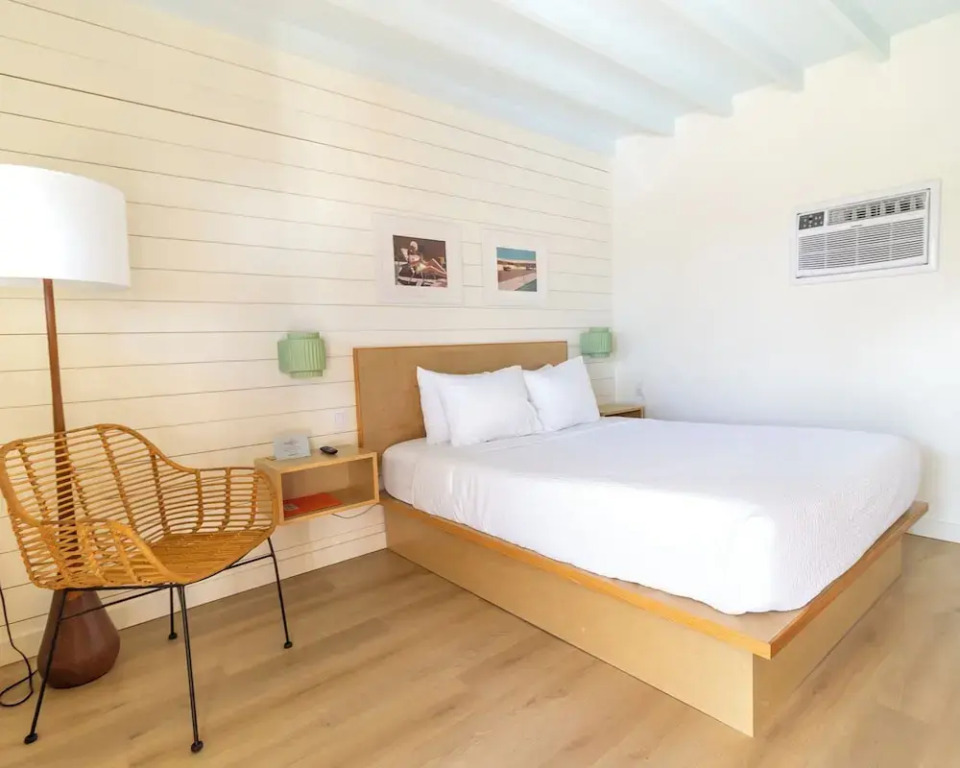 Driftwood Motel